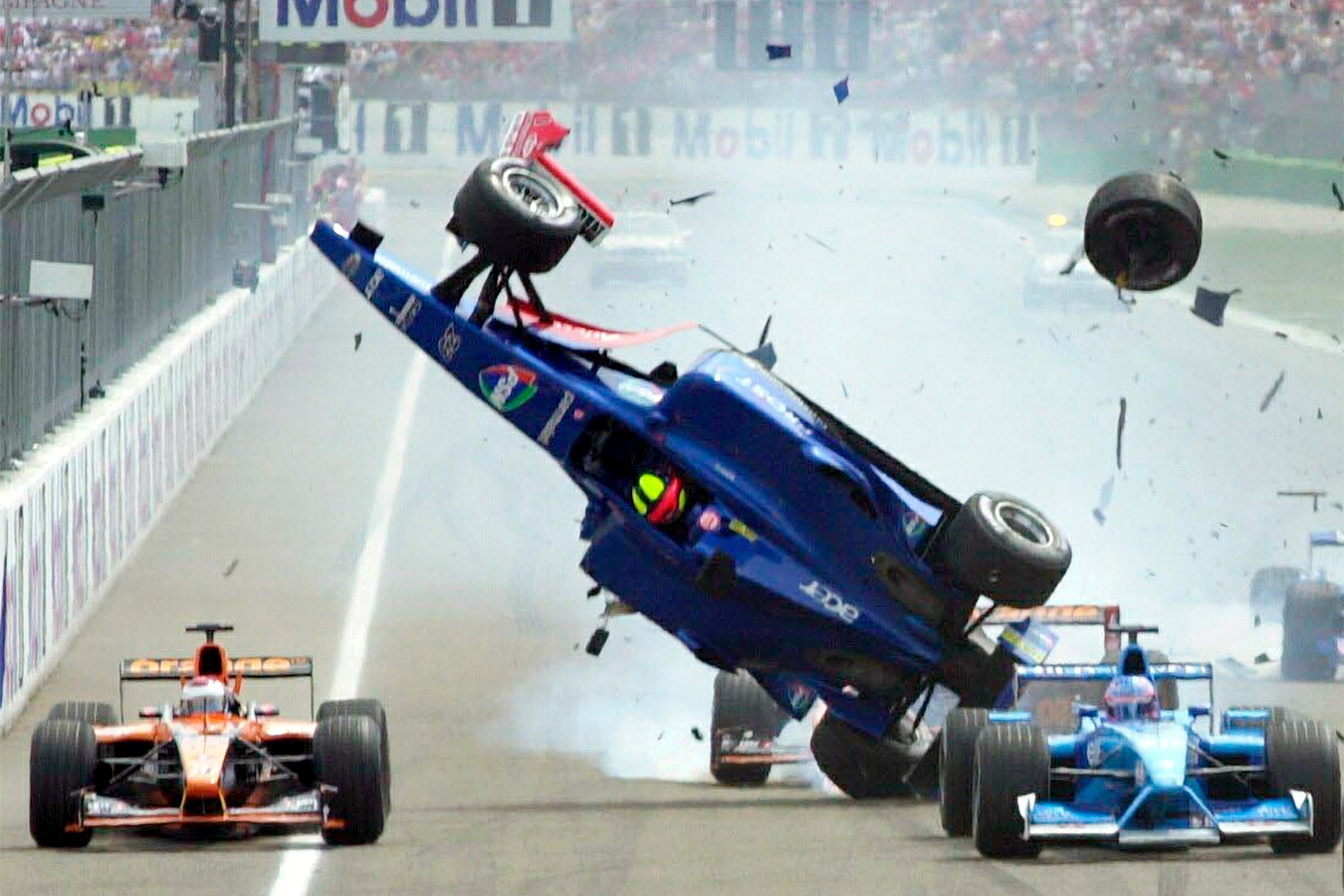Уф, обошлось! 10 крупнейших аварий в Формуле-1 без серьёзных травм