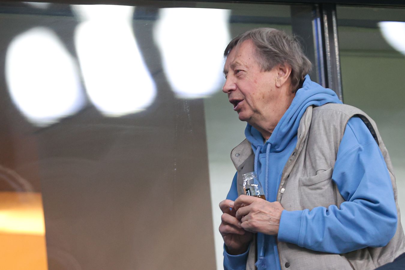 Юрий Сёмин присутствует на игре Спартак  СКА