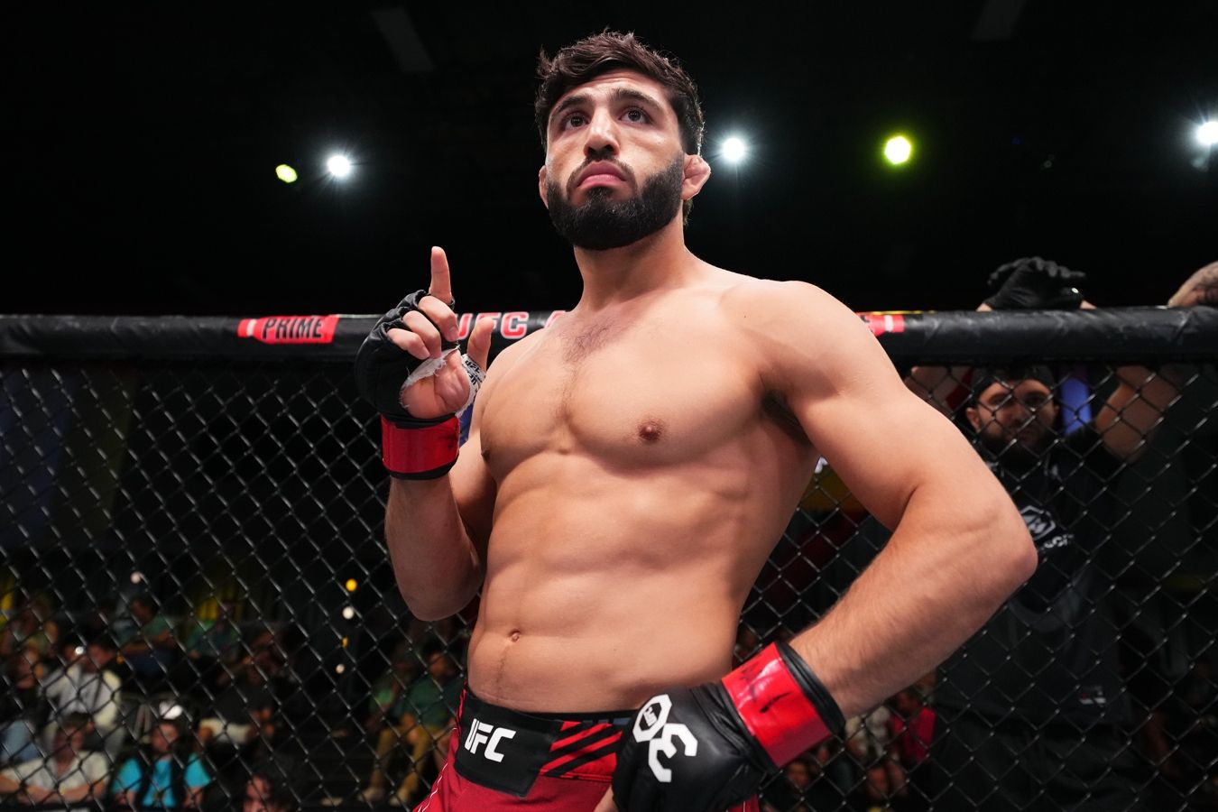 Экс-боец UFC — о бое Топурии и Оливейры: Царукян является первым претендентом
