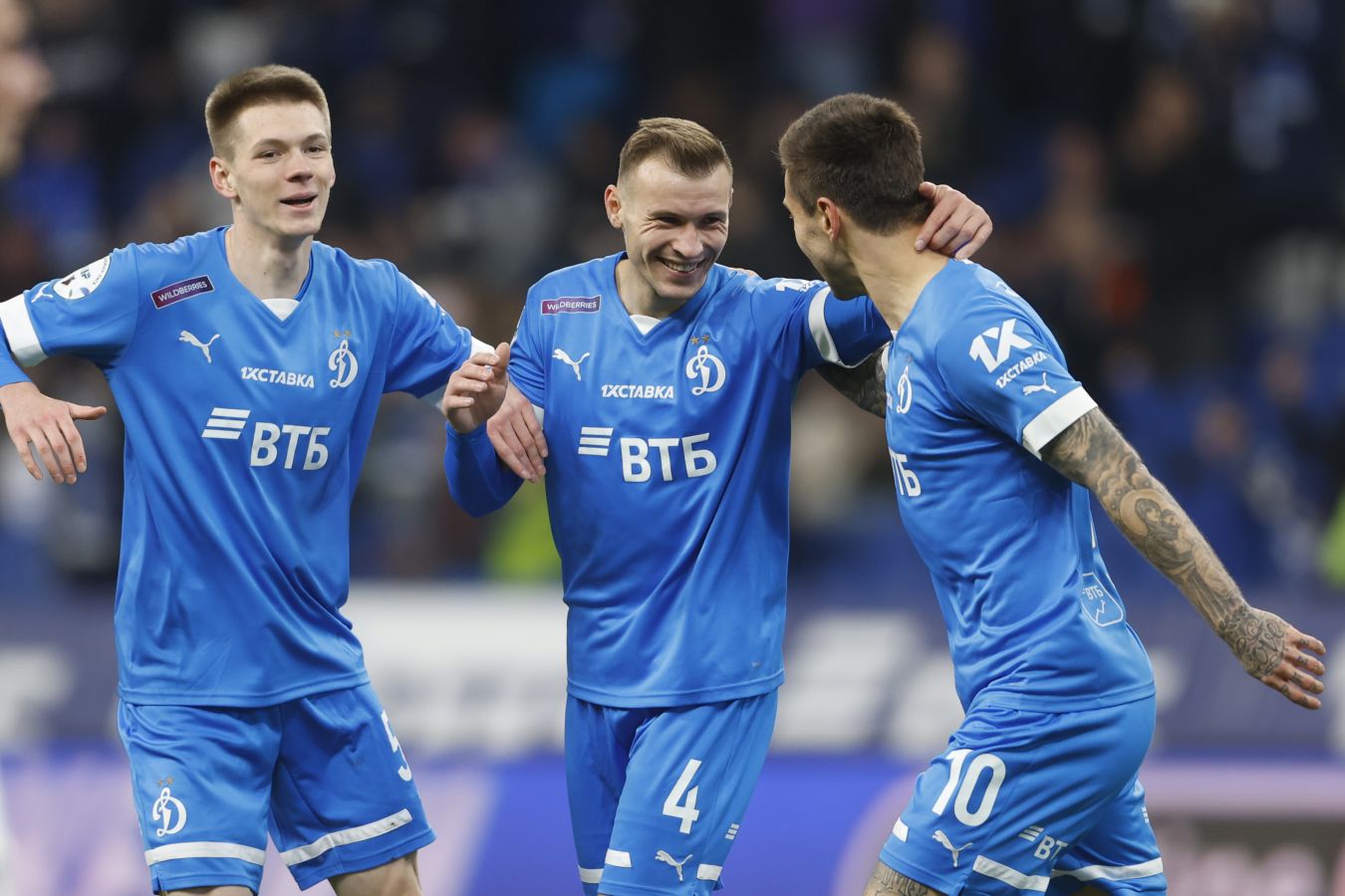«Динамо» одержало волевую победу над «Оренбургом», Медведев стал отцом. Главное к утру