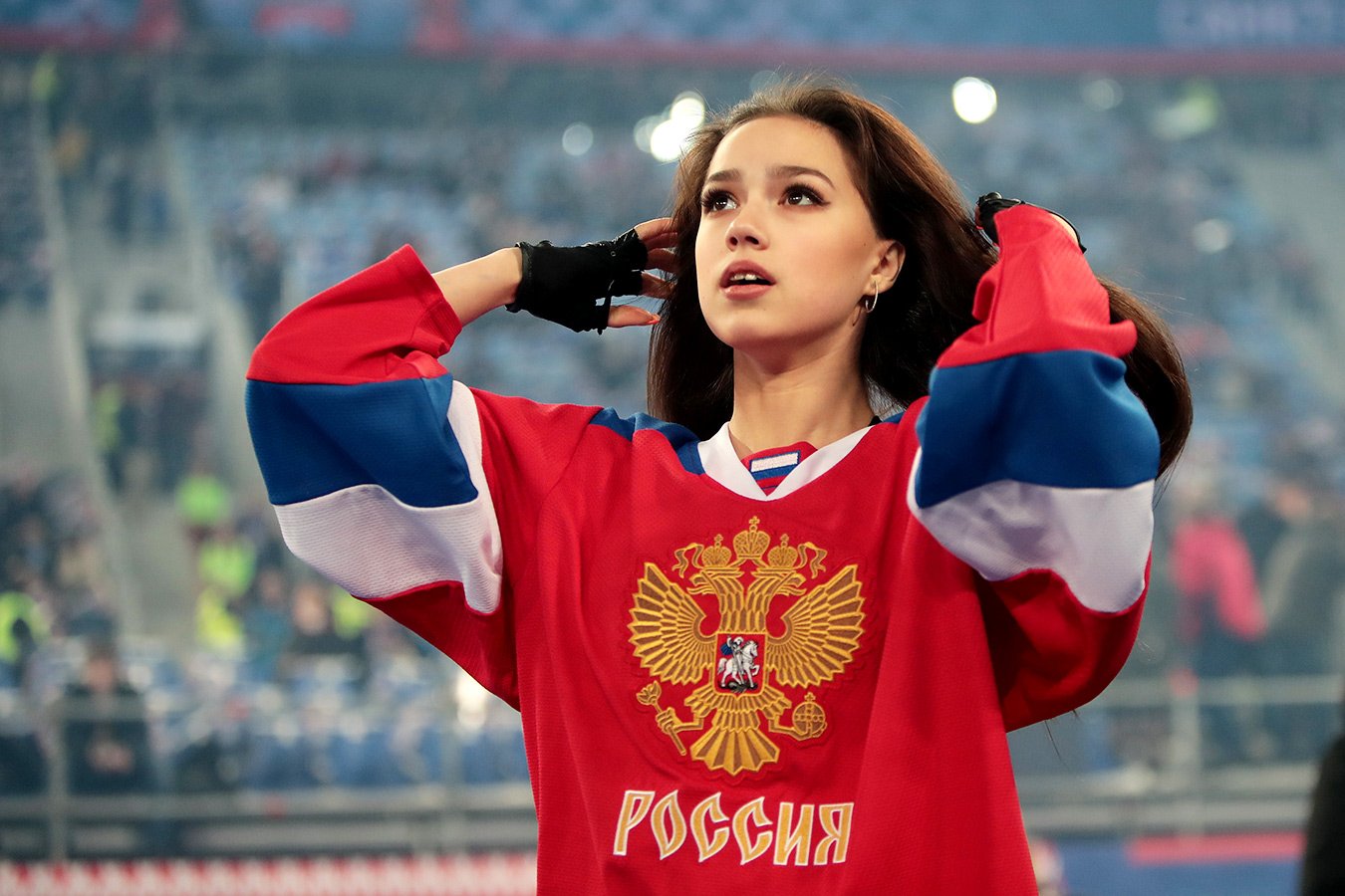 «Мы — Россия, мы — «Красная машина». Почему жизнь Загитовой неразрывно связана с хоккеем