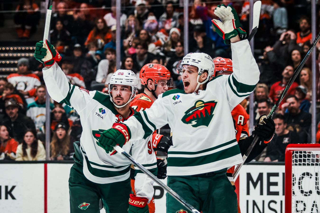 Шайбы Капризова, Юрова и Тренина помогли Миннесоте победить в гостях Анахайм