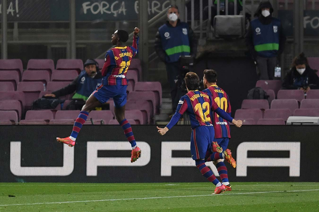«Барселона» на последних минутах вырвала победу в матче с «Вальядолидом»