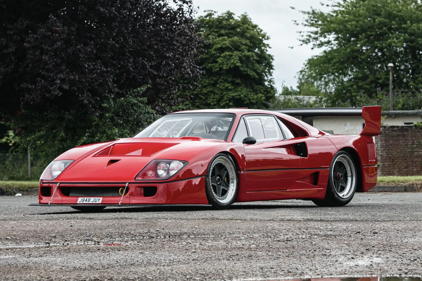 На аукцион выставлена единственная в своём роде Ferrari F40