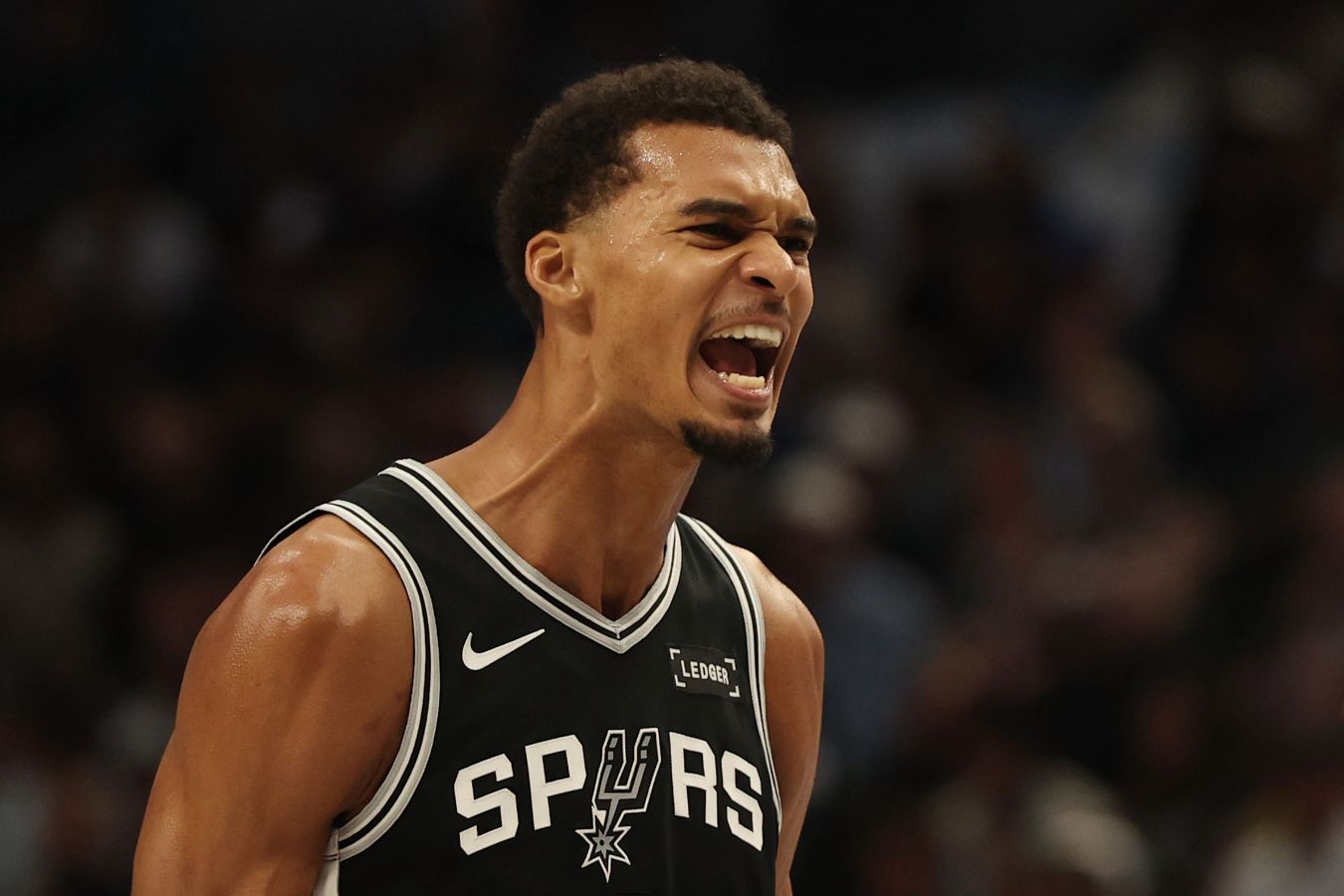 В ESPN назвали результаты МРТ Вембаньямы после травмы колена в матче с Нью-Йорком