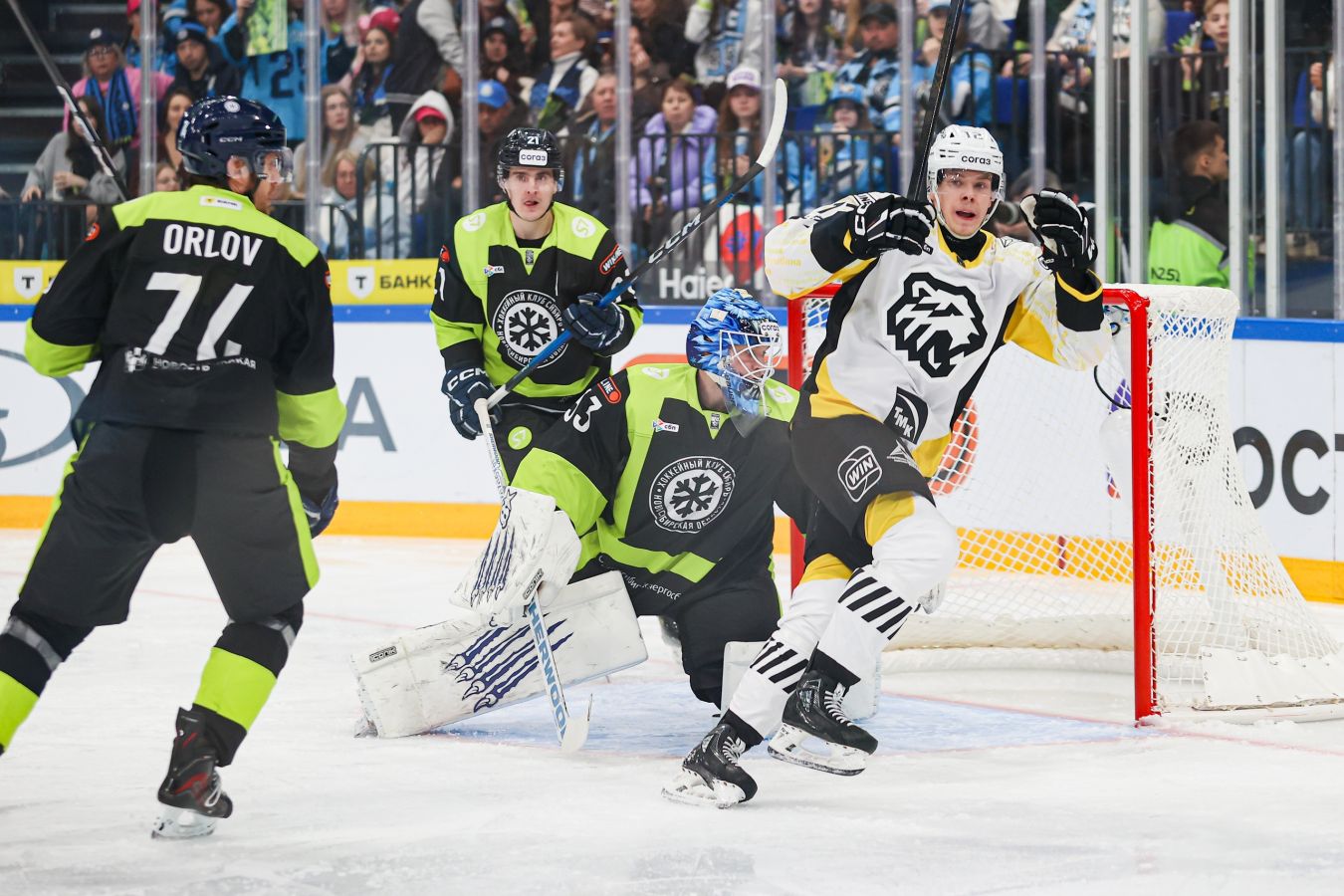 Трактор одолел Сибирь и прервал победную серию новосибирского клуба