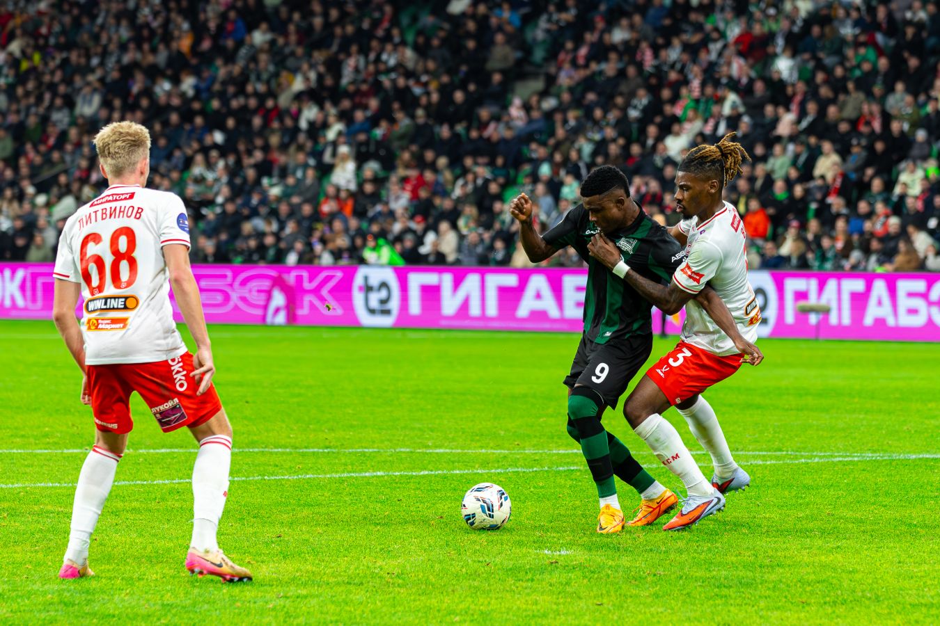 Нападающий Краснодара Джон Кордоба  лидер РПЛ по заработанным фолам