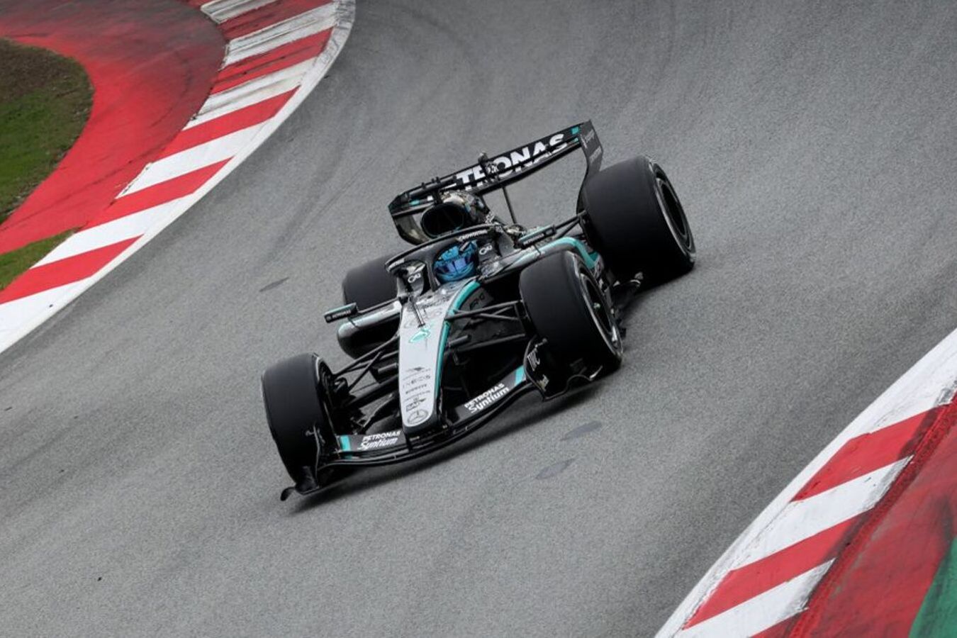 В Sky Sports поделились предварительной расстановкой сил по итогам тестов в Барселоне