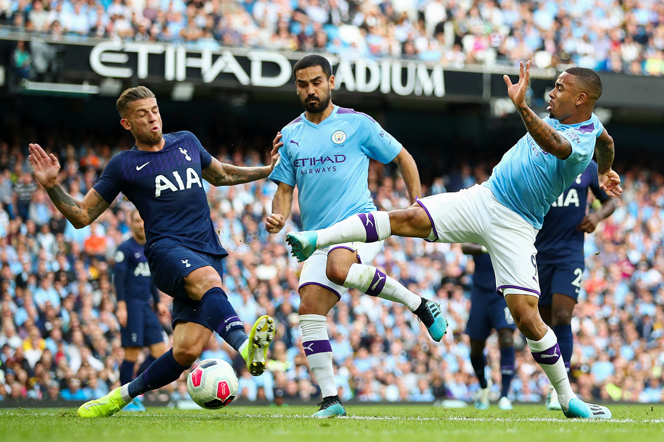 Manchester city vs tottenham live