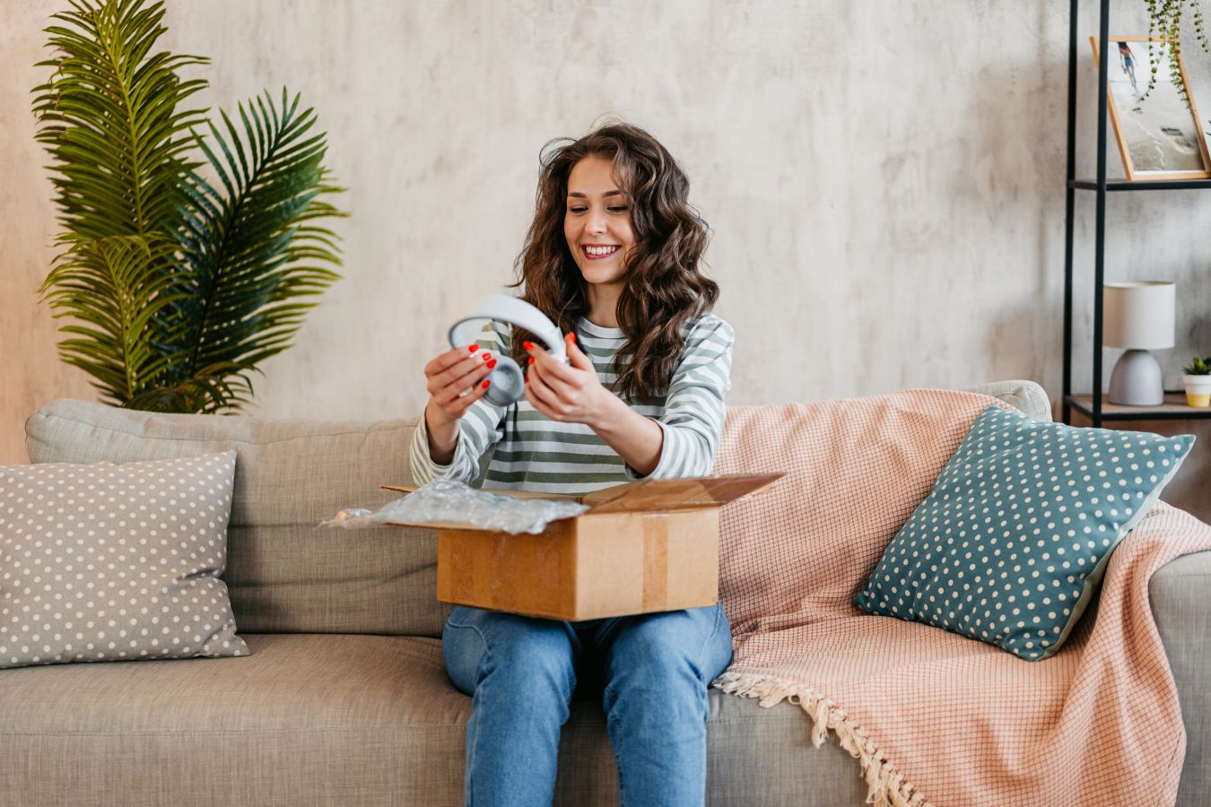 Как ИИ и маркетплейсы заставляют покупать больше?