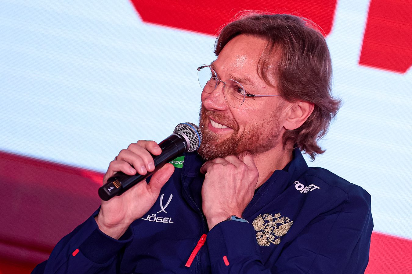 Валерий Карпин