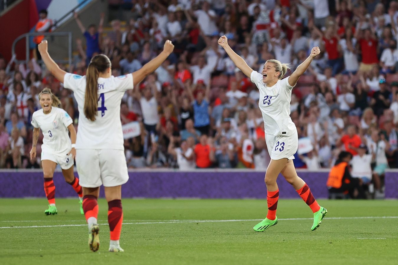Женская сборная Англии разгромила Северную Ирландию со счётом 5:0