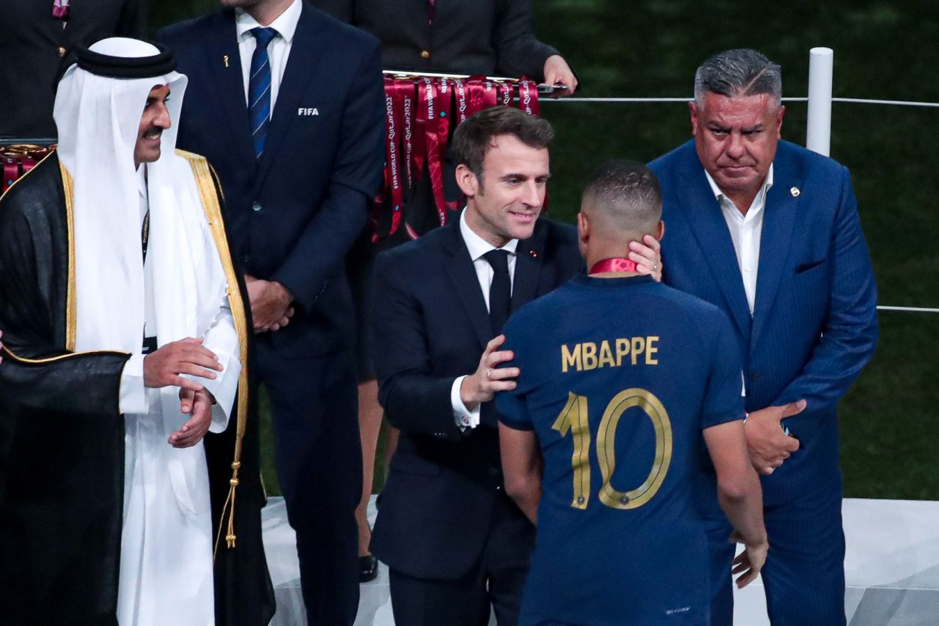 Макрон выступил с речью в раздевалке сборной Франции после поражения в финале ЧМ-2022
