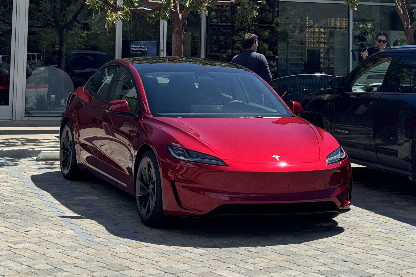 В США заметили новую модель Tesla. Она станет самой мощной версией Model 3