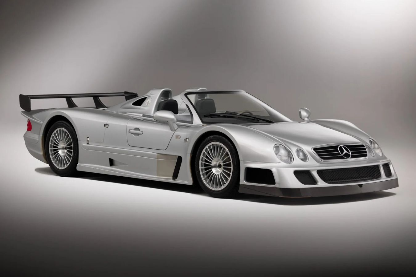 На Гран-при Лас-Вегаса Ф-1 с молотка уйдёт редчайший Mercedes-Benz CLK GTR  Roadster - Чемпионат