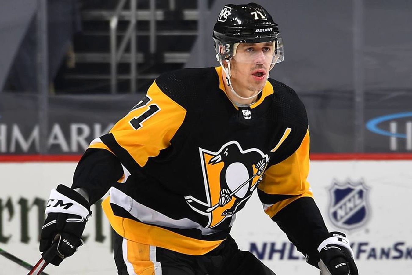 Малкин забросил 13-ю шайбу в сезоне НХЛ. Чинахов поучаствовал в голевом розыгрыше