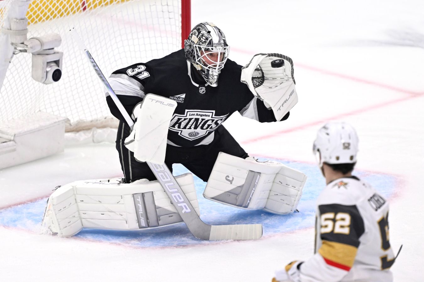 Как вратари в хоккее ловят шайбу