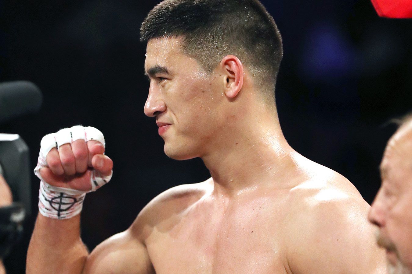 Бивол и Курбанов лидеры рейтинга P4P среди боксёров из России по версии Boxrec