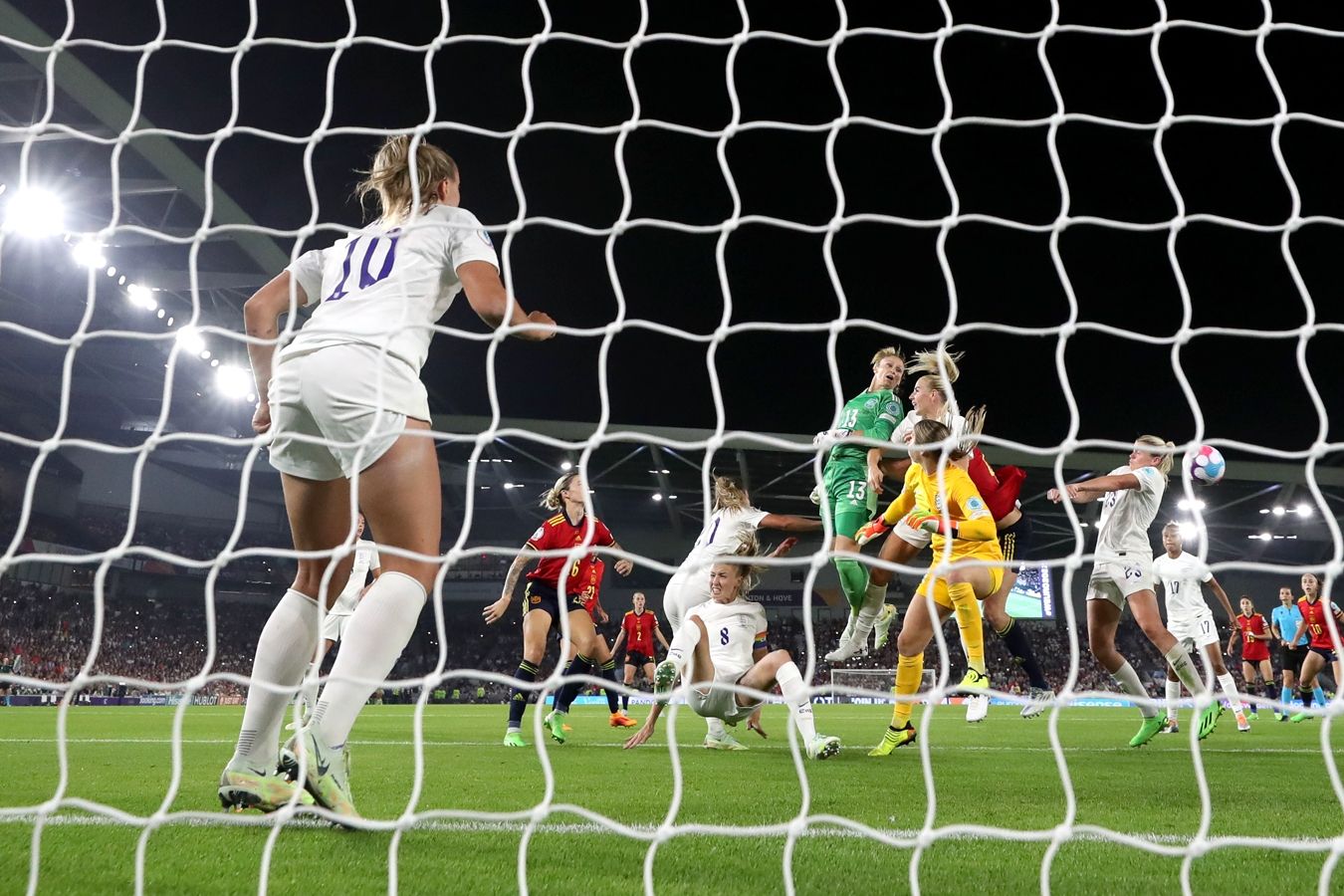 Видеообзор яркого четвертьфинала Англия — Испания на женском Евро-2022