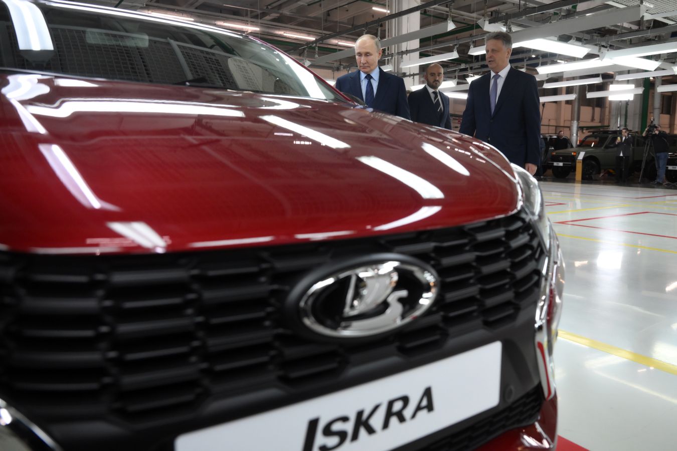 Владимиру Путину показали предсерийный экземпляр LADA Iskra