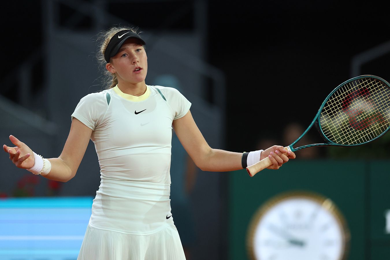17-летняя Мирра не справилась с мощью Соболенко в Мадриде. И вновь проиграла четвертьфинал