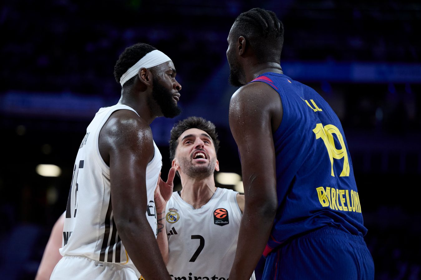 Реал крупно обыграл Барселону в Евролиге