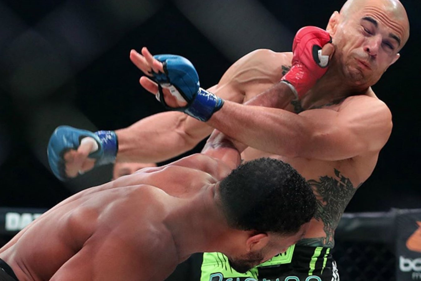 Нокаут за 8 секунд, Макки нокаутировал Караханяна, обзор UFC и Bellator.