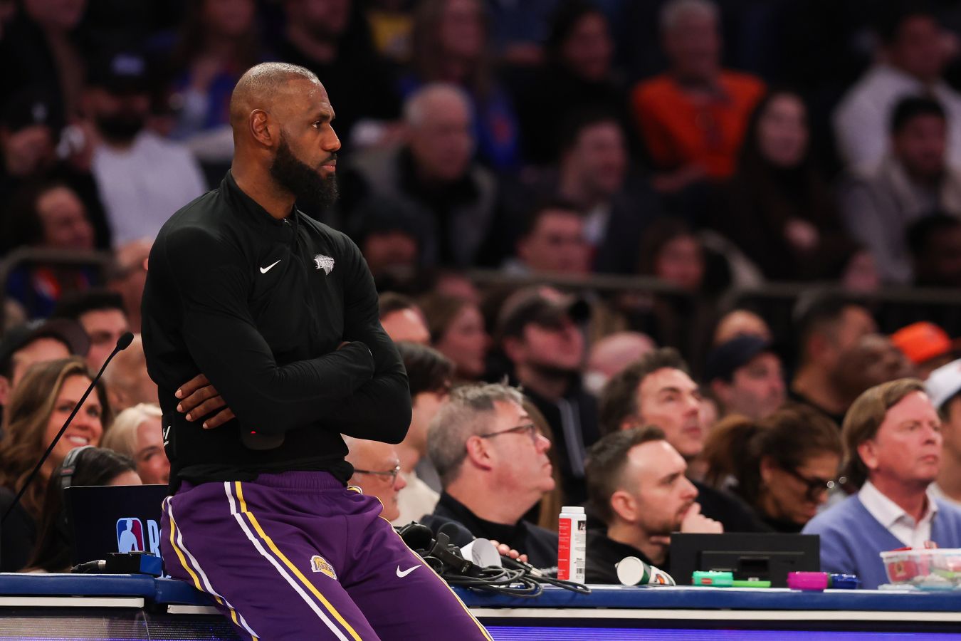 Леброн Джеймс прервал историческую серию