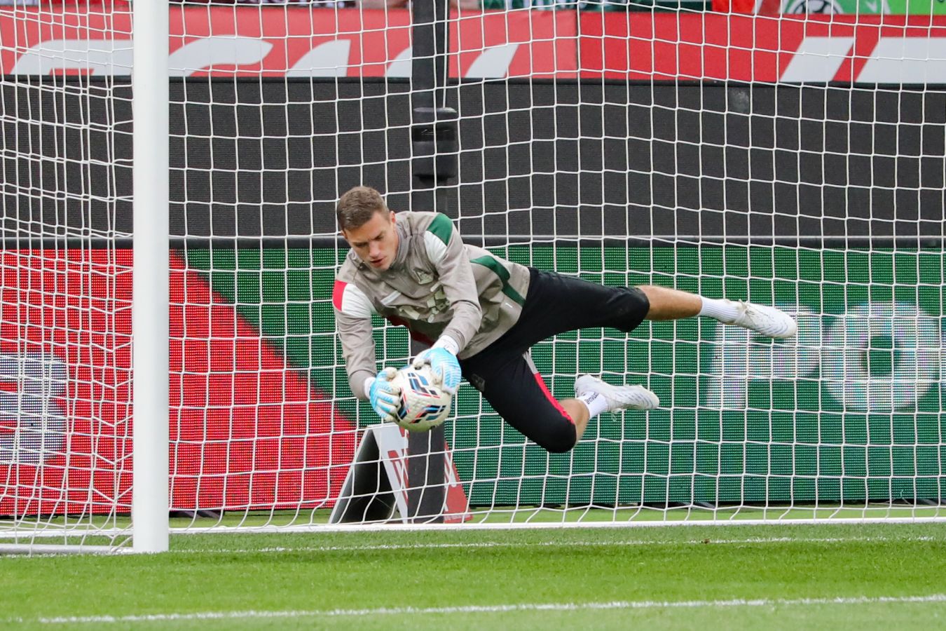 «Дебют получился удачным». Митрюшкин — о своём первом матче за сборную России