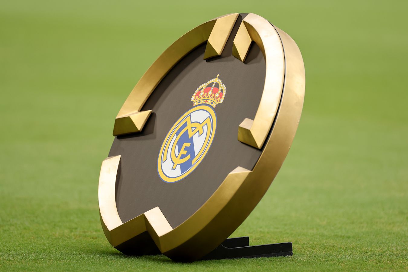 Тибо Куртуа извиняется перед фанатами «Реала»