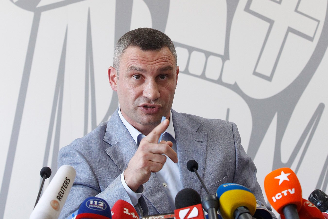 Новый перл Кличко. Он поздравил жителей Киева с 2222-м годом (видео)