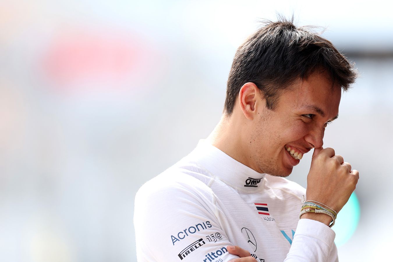 «Макс будет лидировать с отрывом в 25 секунд». Албон дал прогноз на Гран-при Бахрейна