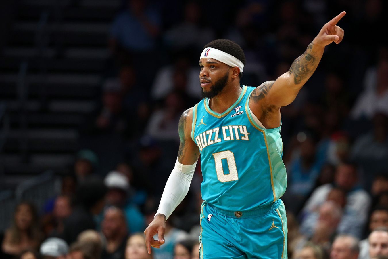 Майлз Бриджес рассказал, как дрался один из участников массовой стычки в матче НБА