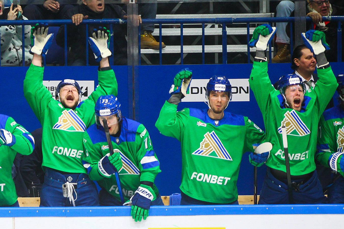 «Салават» остановил лидера сезона, «Авангард» разобрался с «Амуром». Итоги дня в КХЛ