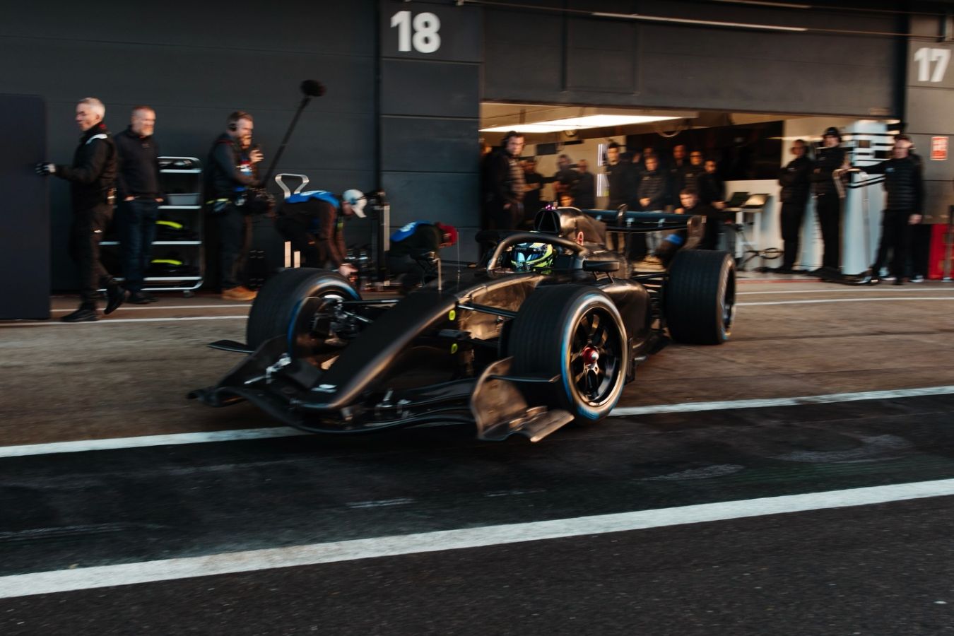 kadillak-pokazal-fotografii-svoej-mashin