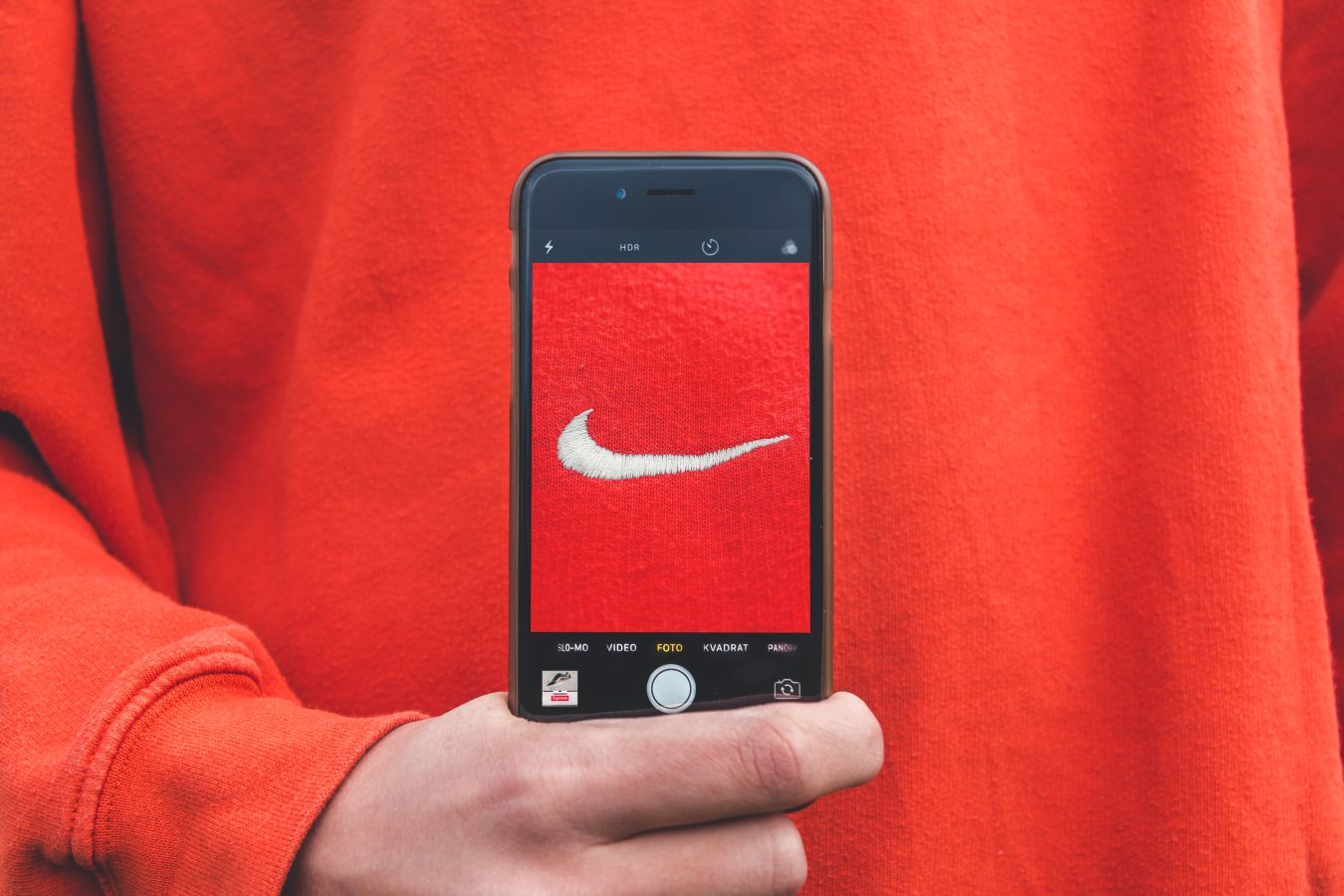 Почему мы гонимся за брендами?