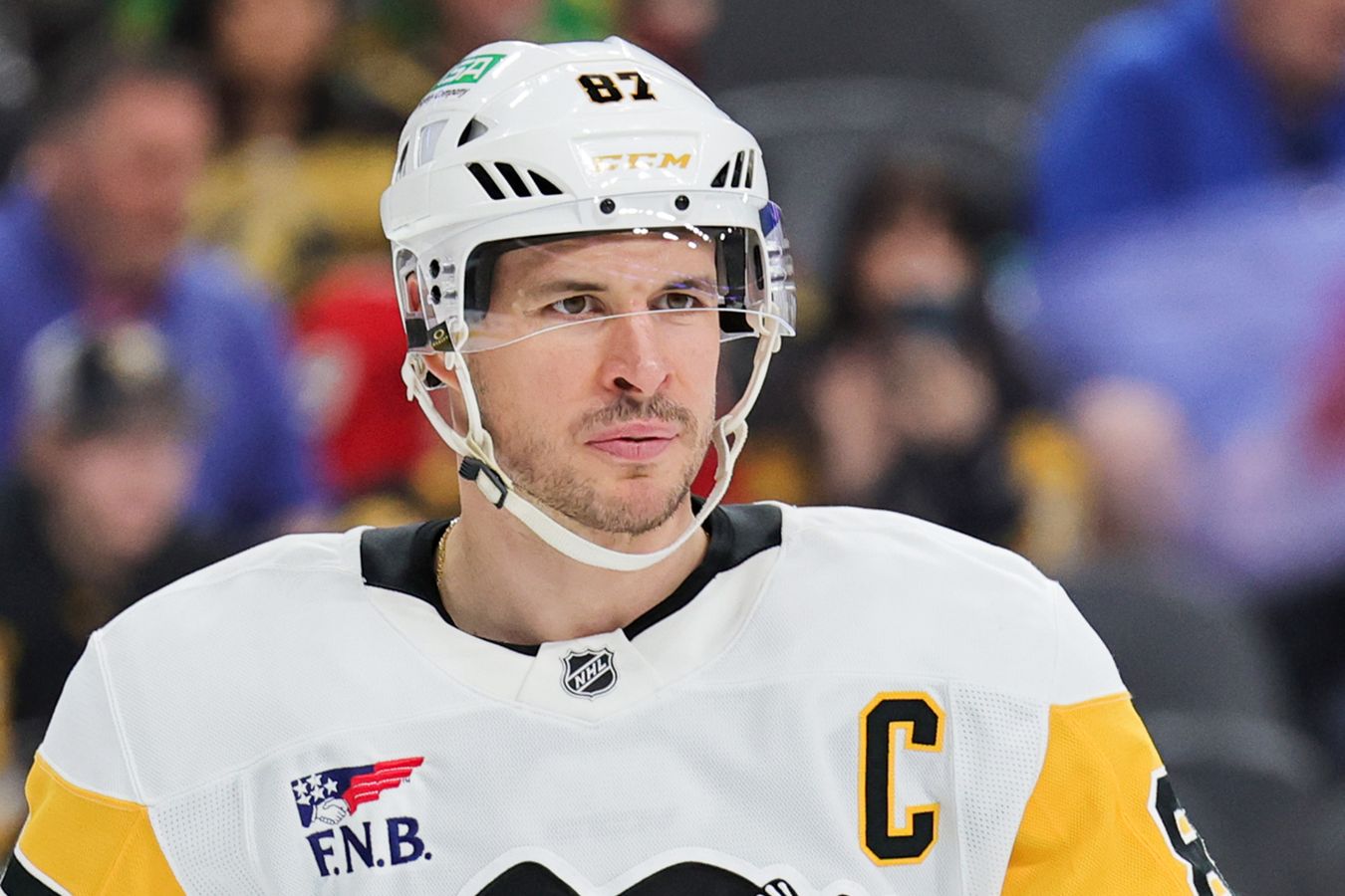 Сидни Кросби отдал голевой пас коньком в матче под угрозой вылета с Филадельфией