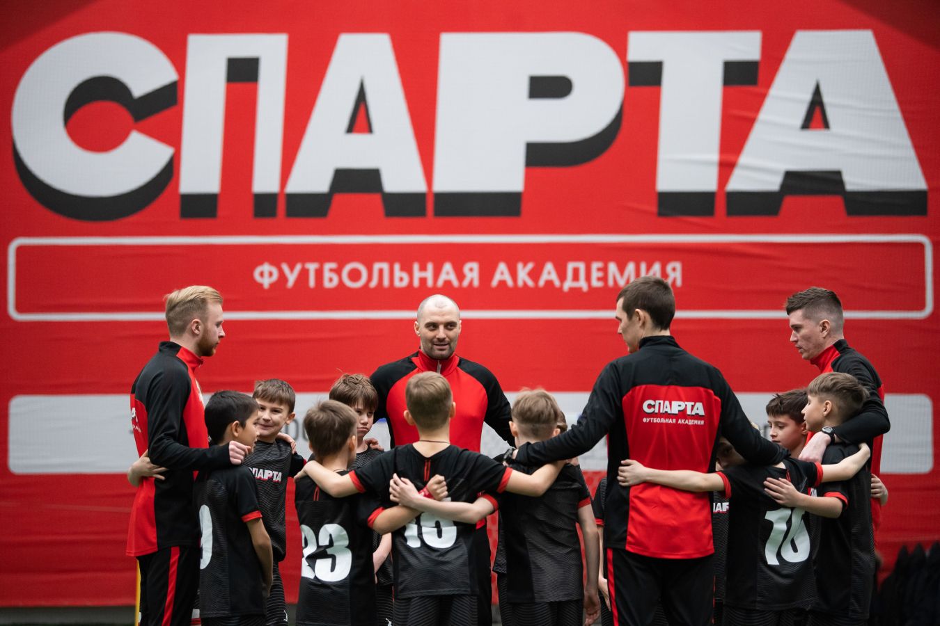 Экс-президент РПЛ Ашот Хачатурянц открыл футбольную академию в Москве