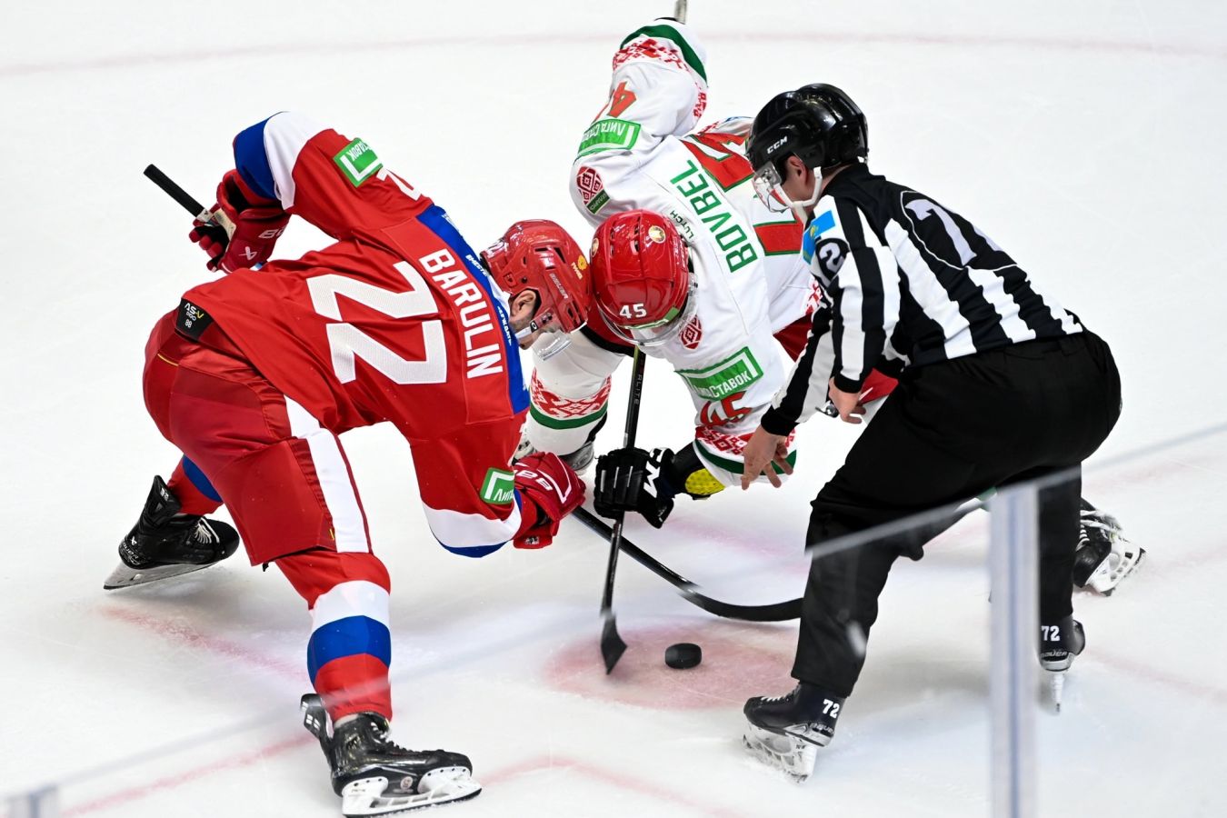 Россия 25 одержала волевую победу над сборной Беларуси, забросив шесть шайб