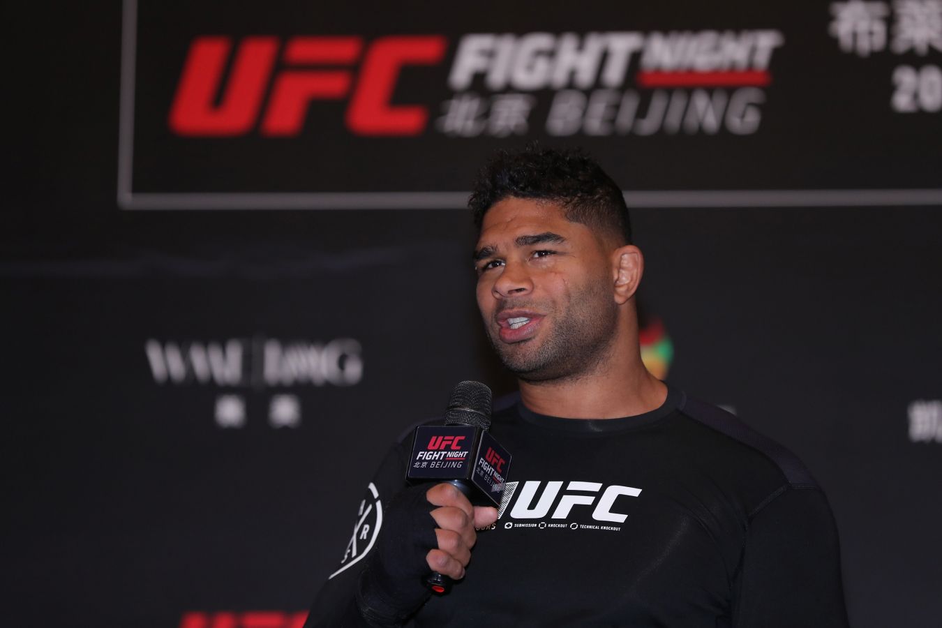 У каждого есть шанс на победу. Оверим поддержал Верхувена перед боем с Усиком