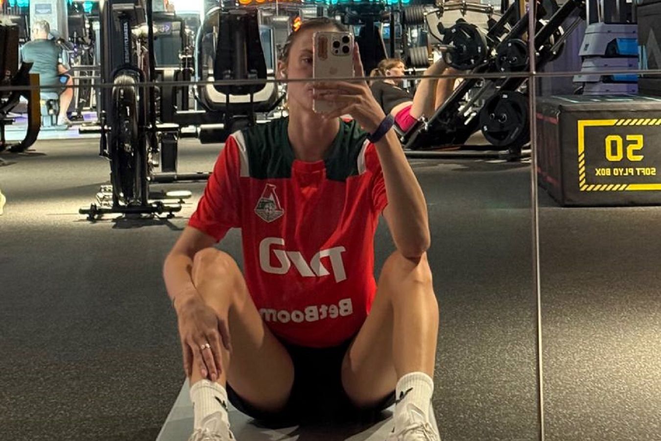 В шоке, какие у нас болельщики. Девушка Батракова после поражения Локо от Спартака