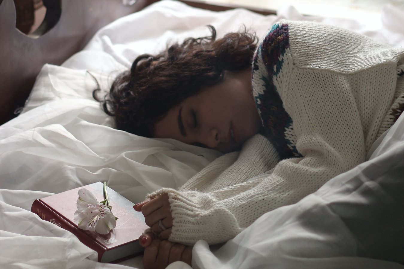 Почему постоянно хочется спать: возможные причины и способы решения - Заборона
