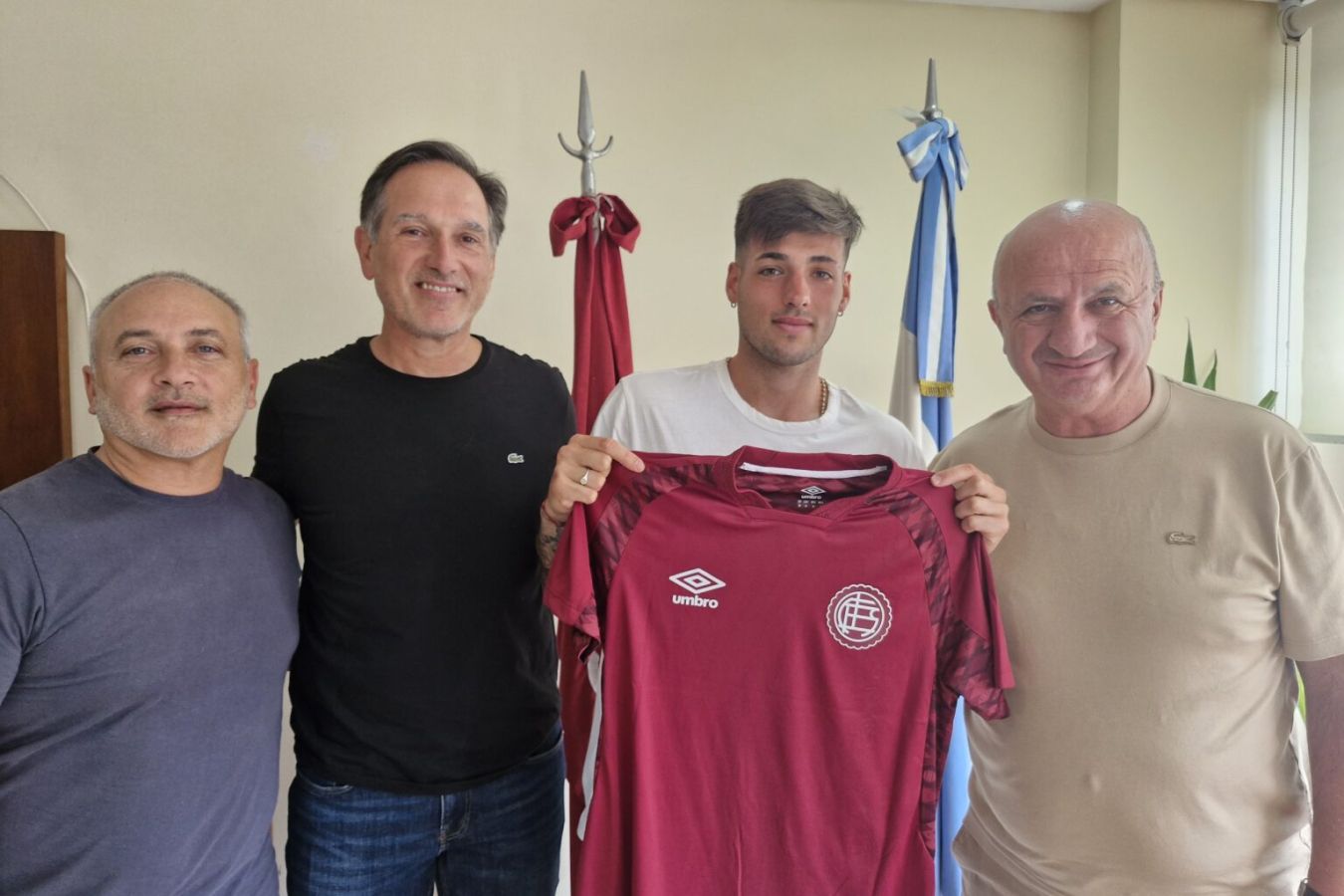 Оренбург сделал официальное предложение по Лукасу Безоцци  источник