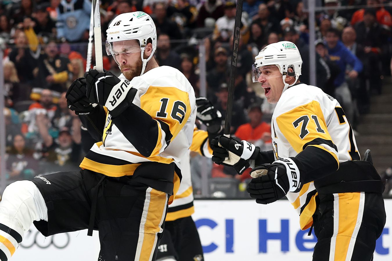 Анахайм обыграл Питтсбург по буллитам в НХЛ, у Кросби ассист, Малкин не играл