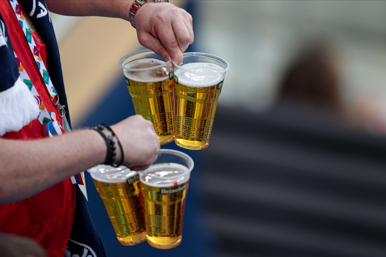 Сорокин высказался о запрете пива на футбольных стадионах