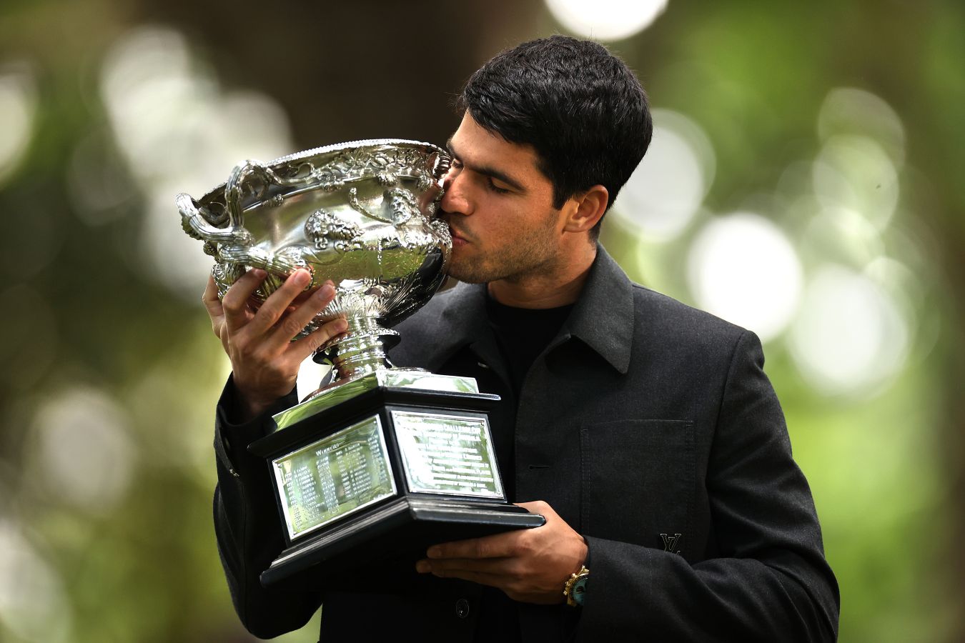 Это твой мир, а мы просто живём в нём. Циципас поздравил Алькараса с карьерным Шлемом