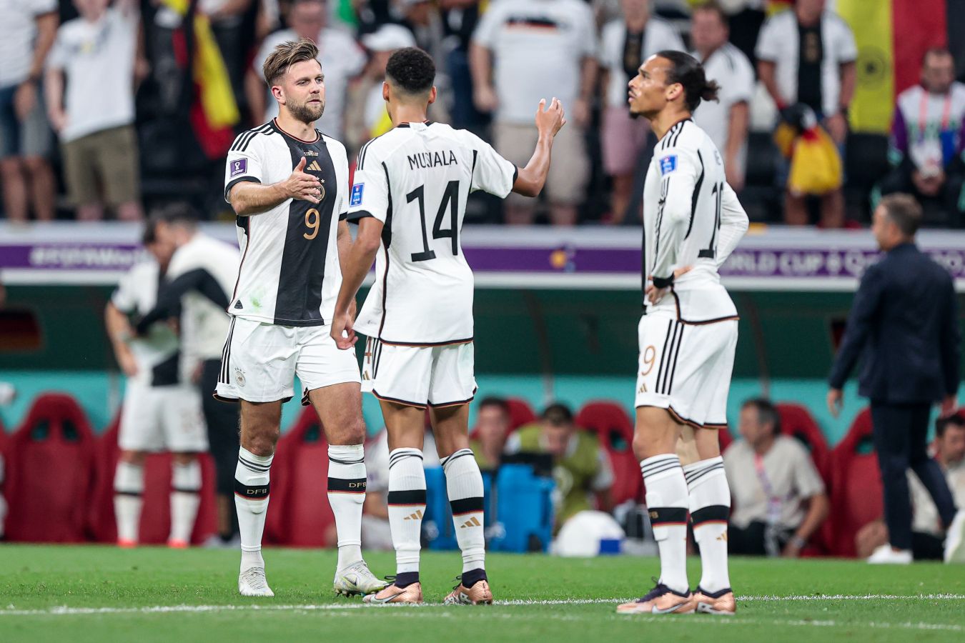 Игрокам сборной Германии запретили приглашать жён и девушек до конца Евро-2024