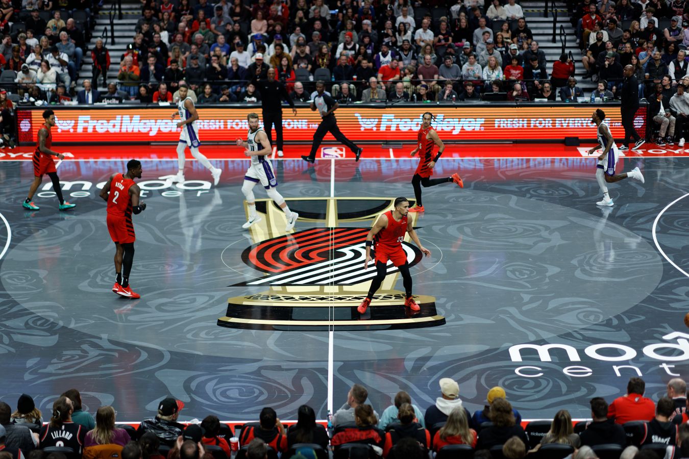 НБА одобрила продажу Портленд Трэйл Блэйзерс владельцу клуба НХЛ Каролина Харрикейнз