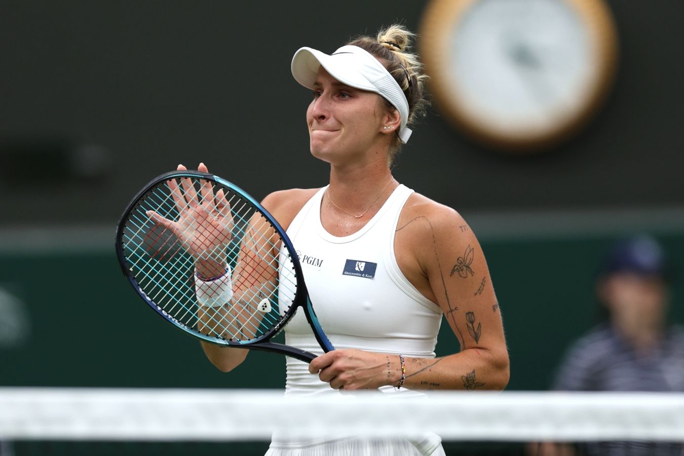 Маркета Вондроушова пожаловалась на мячи после того, как повредила руку на US Open