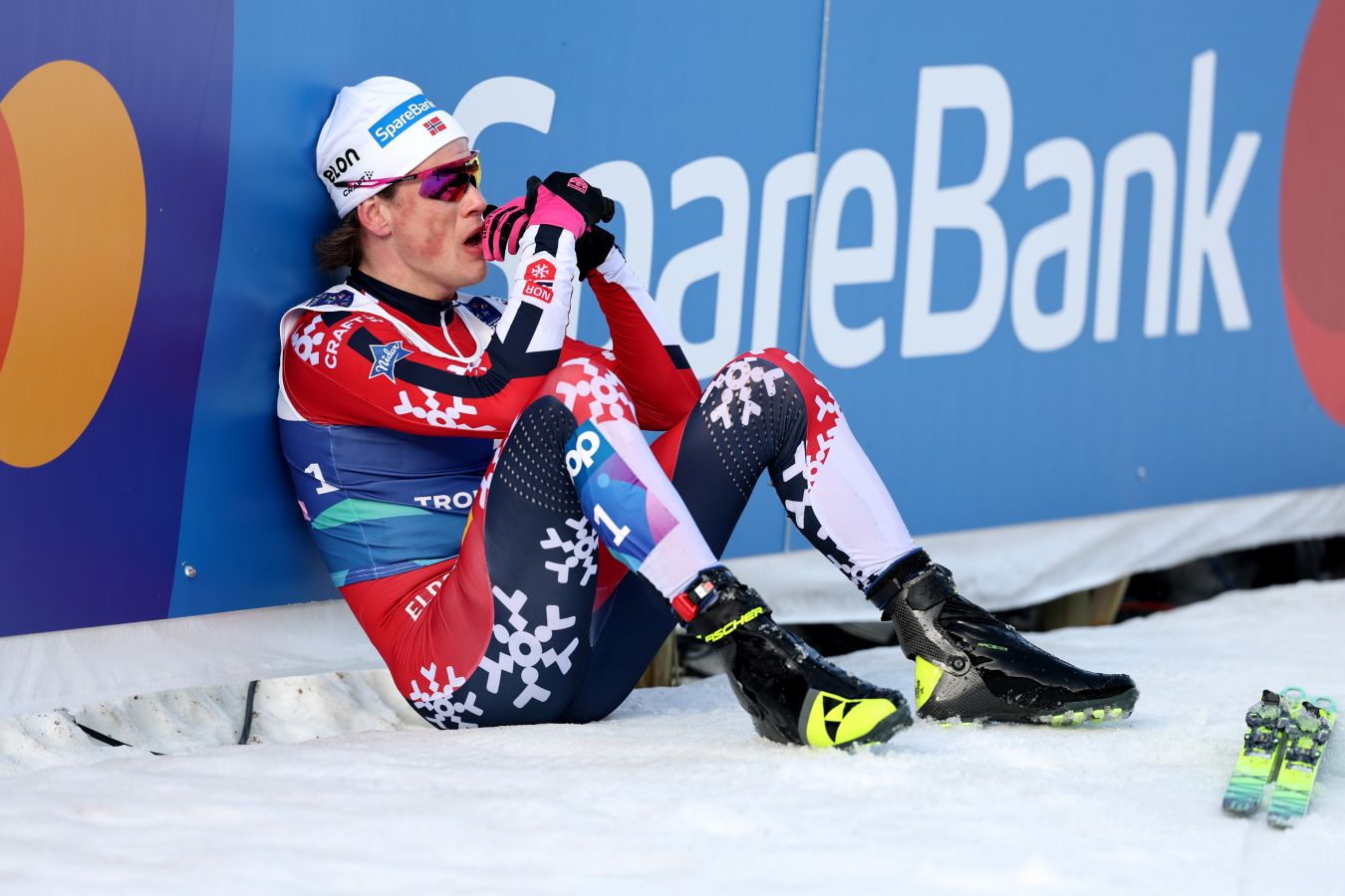 Йоханнес Клебо расплакался после победного финиша в масс-старте на чемпионате мира — 2025